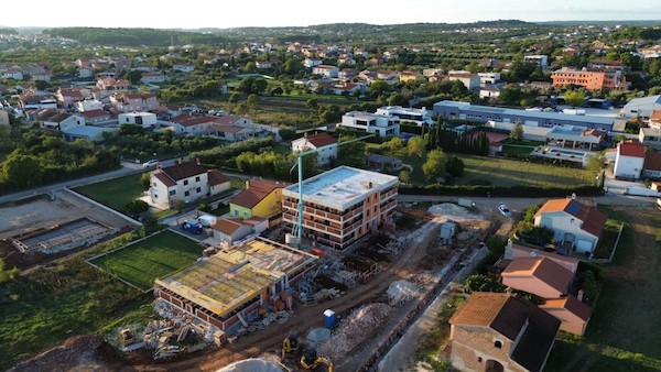 Roh-bau faza zaključena – 2. nadstropje, 1 spalnica