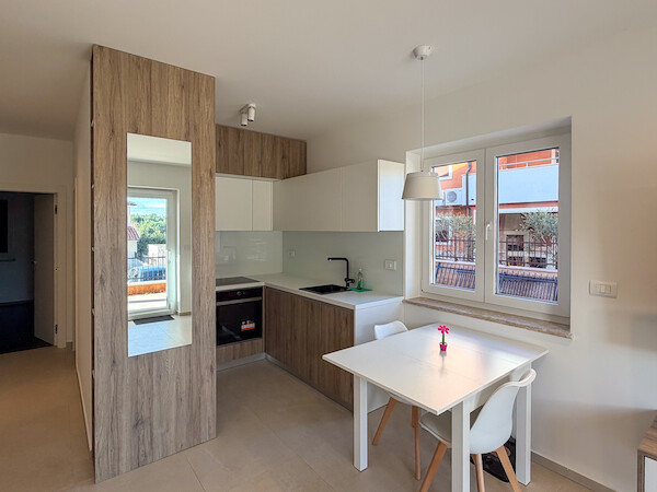 Takoj vseljivo! Stanovanje z velikim vrtom, 70 m² – Premantura